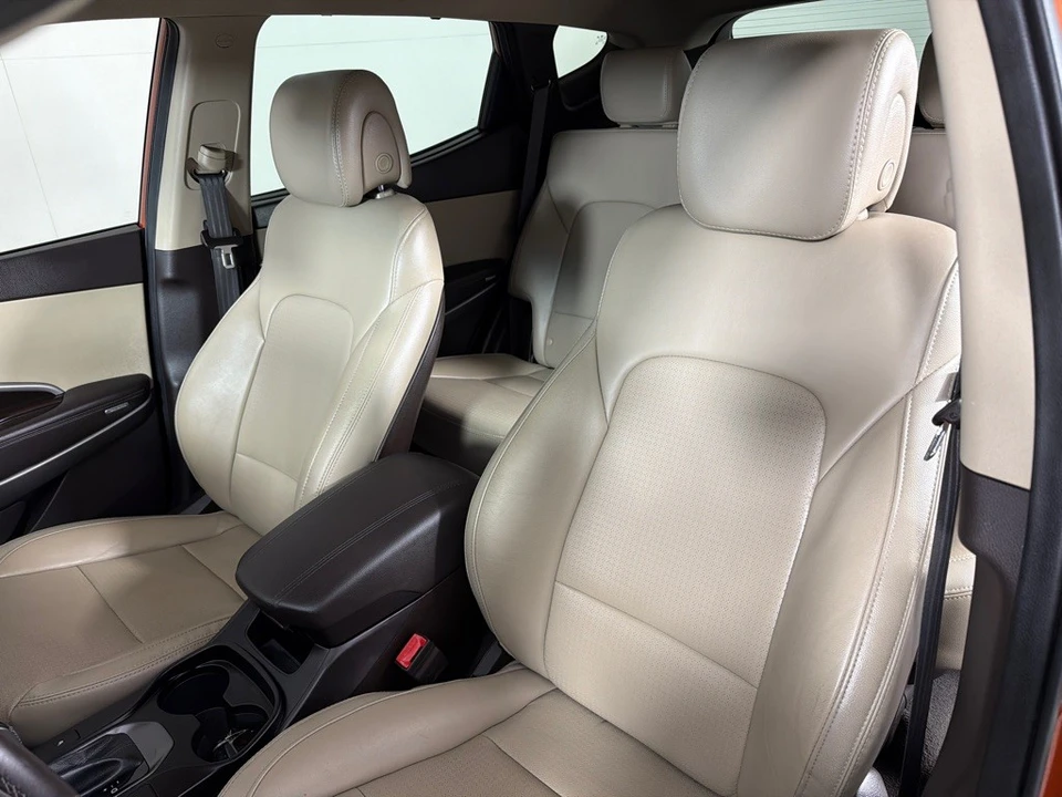2016 Hyundai Santa Fe - Image 13 of 21