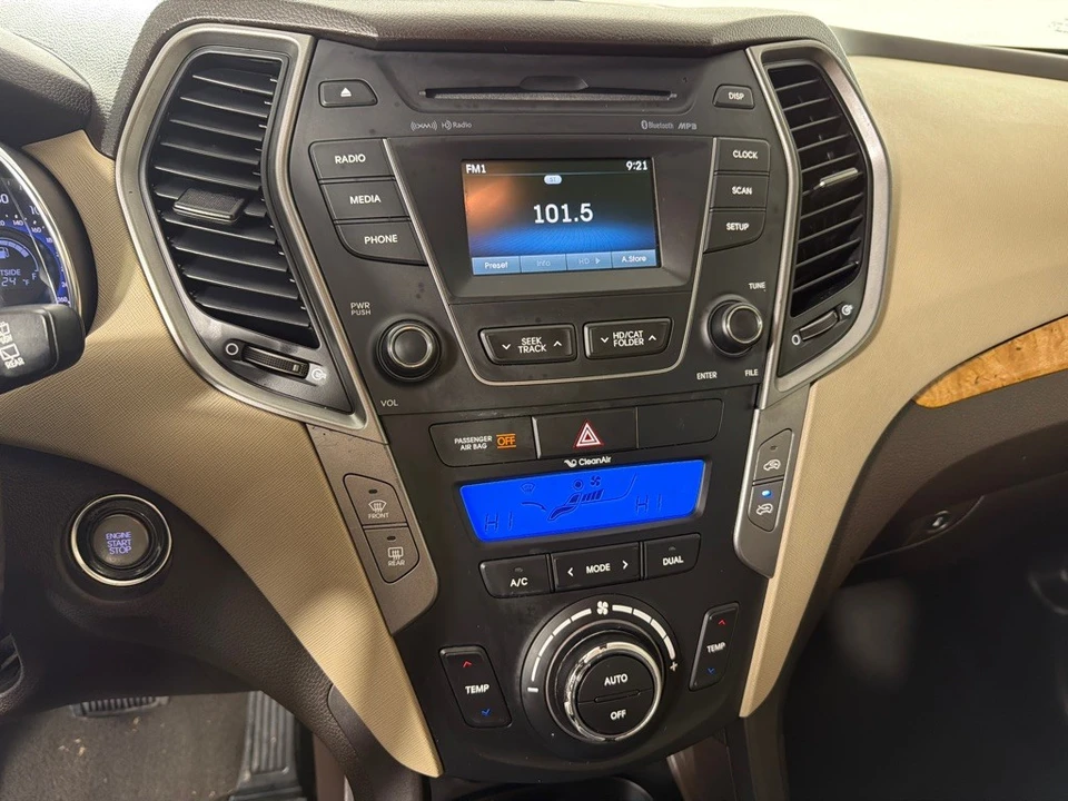 2016 Hyundai Santa Fe - Image 16 of 21