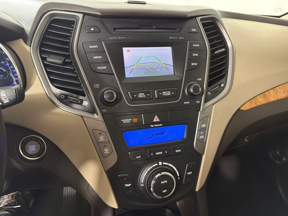 2016 Hyundai Santa Fe - Image 17 of 21