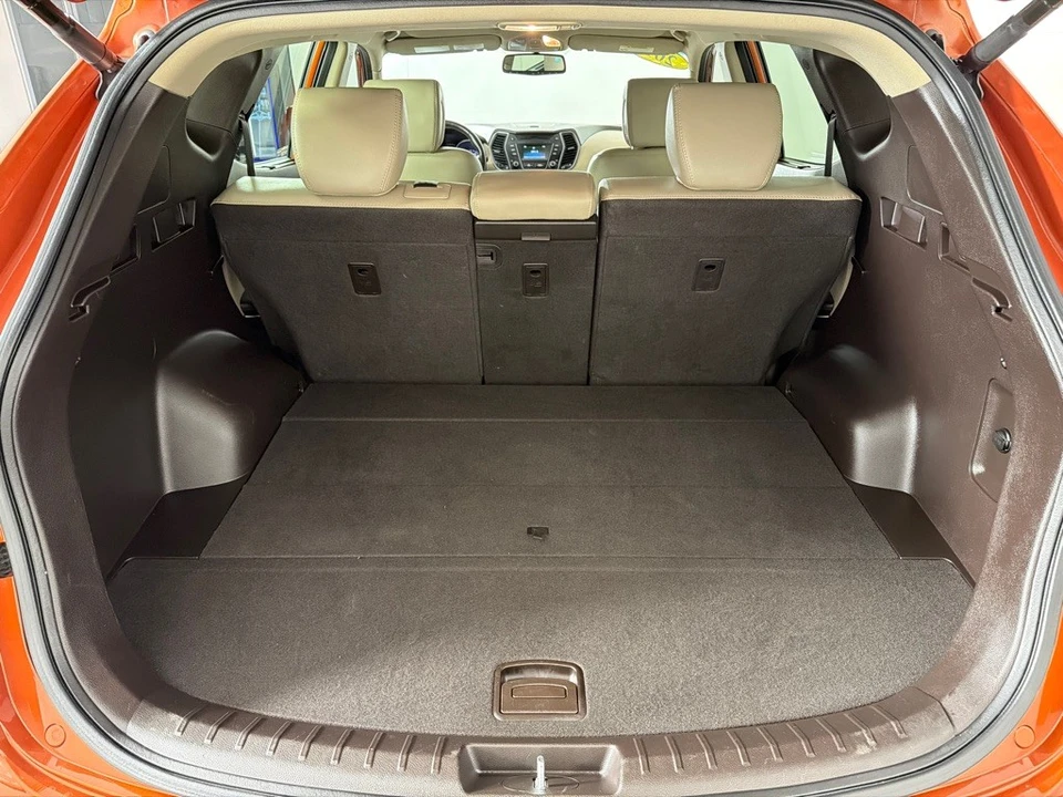 2016 Hyundai Santa Fe - Image 21 of 21