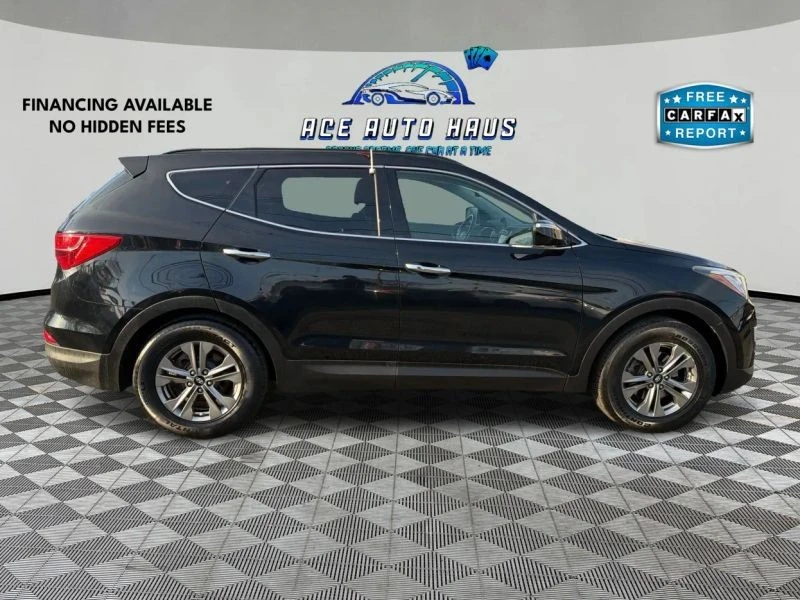 2016 Hyundai Santa Fe - Image 8 of 12
