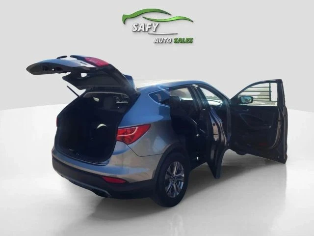 2016 Hyundai Santa Fe - Image 13 of 21