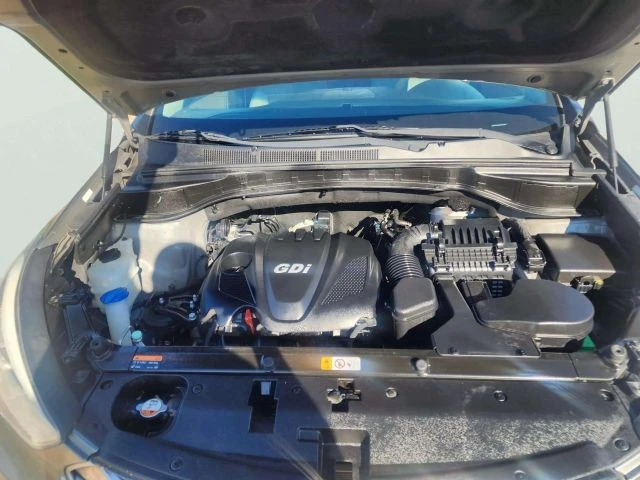 2016 Hyundai Santa Fe - Image 17 of 21