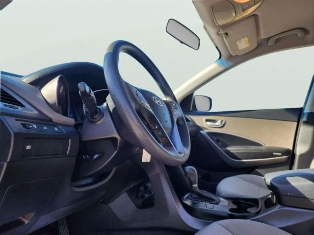 2016 Hyundai Santa Fe - Image 15 of 21