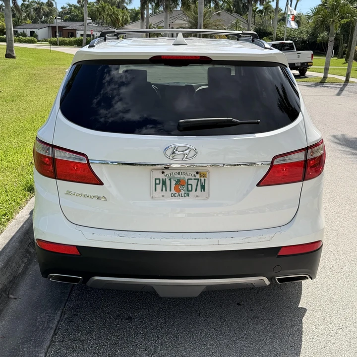 2016 Hyundai Santa Fe - Image 10 of 21