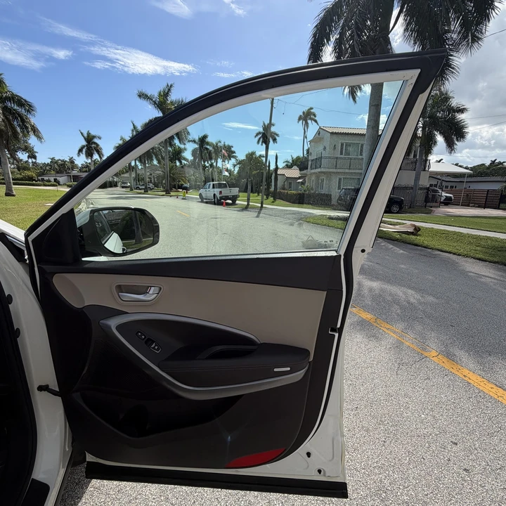 2016 Hyundai Santa Fe - Image 16 of 21