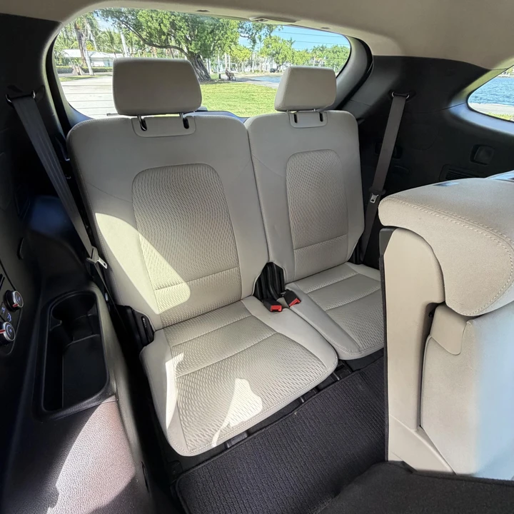 2016 Hyundai Santa Fe - Image 20 of 21