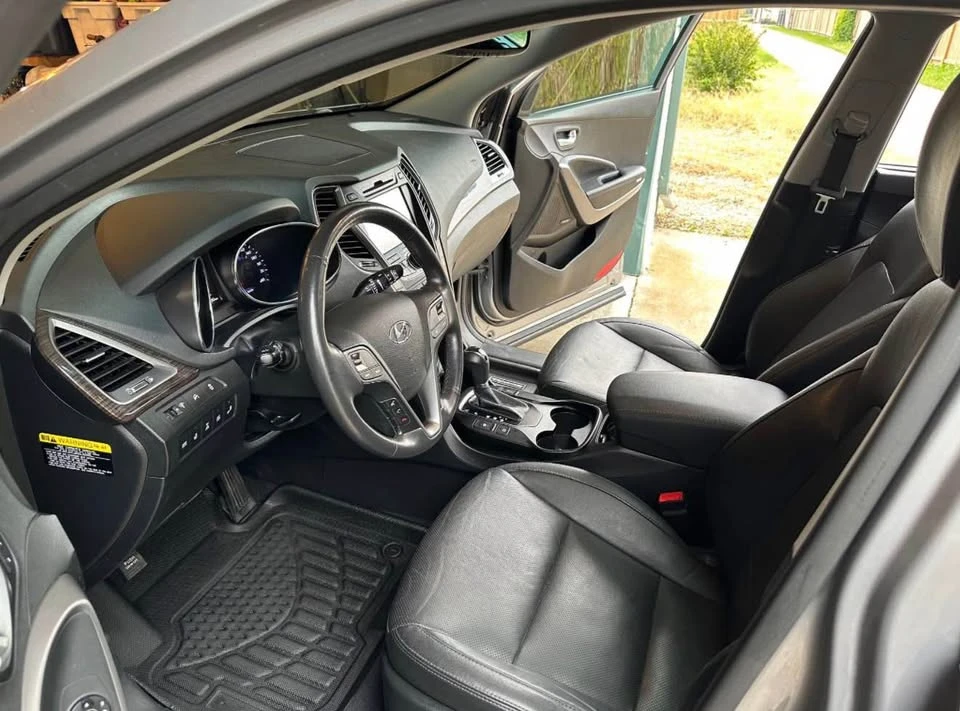 2016 Hyundai Santa Fe - Image 4 of 18