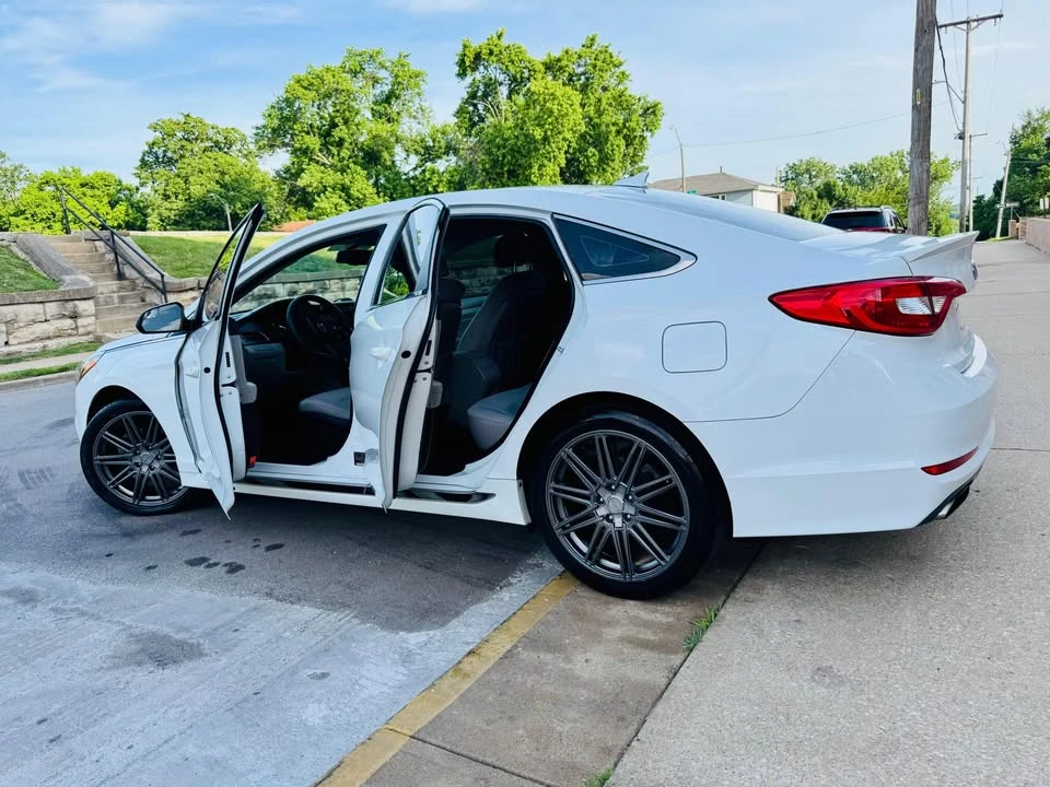 2016 Hyundai Sonata - Image 5 of 18
