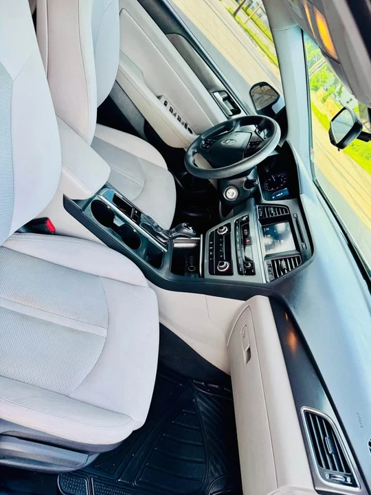 2016 Hyundai Sonata - Image 17 of 18