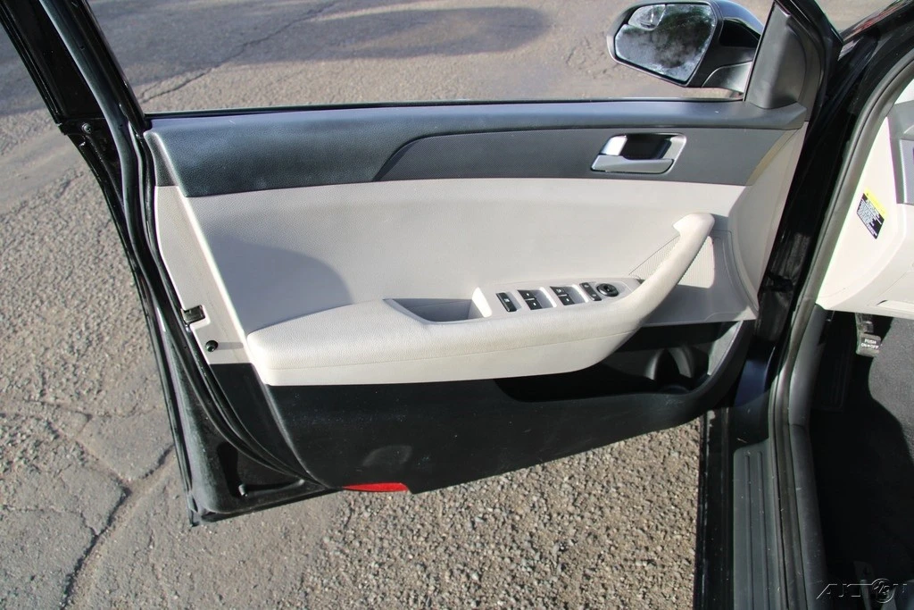 2016 Hyundai Sonata - Image 11 of 21