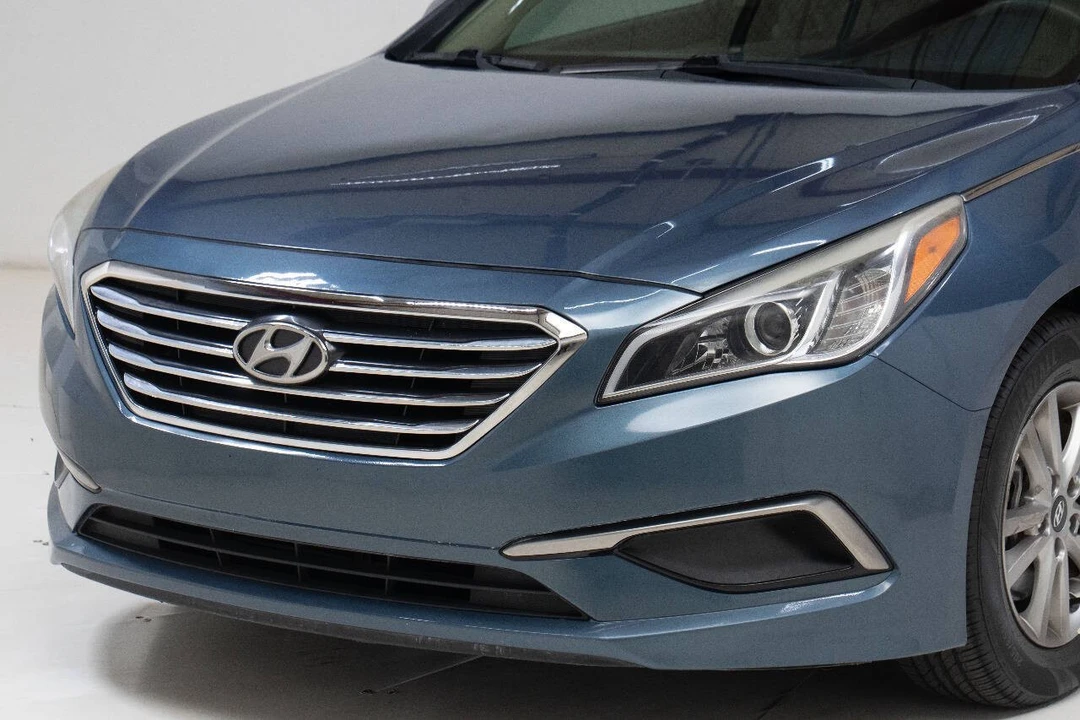 2016 Hyundai Sonata - Image 10 of 12