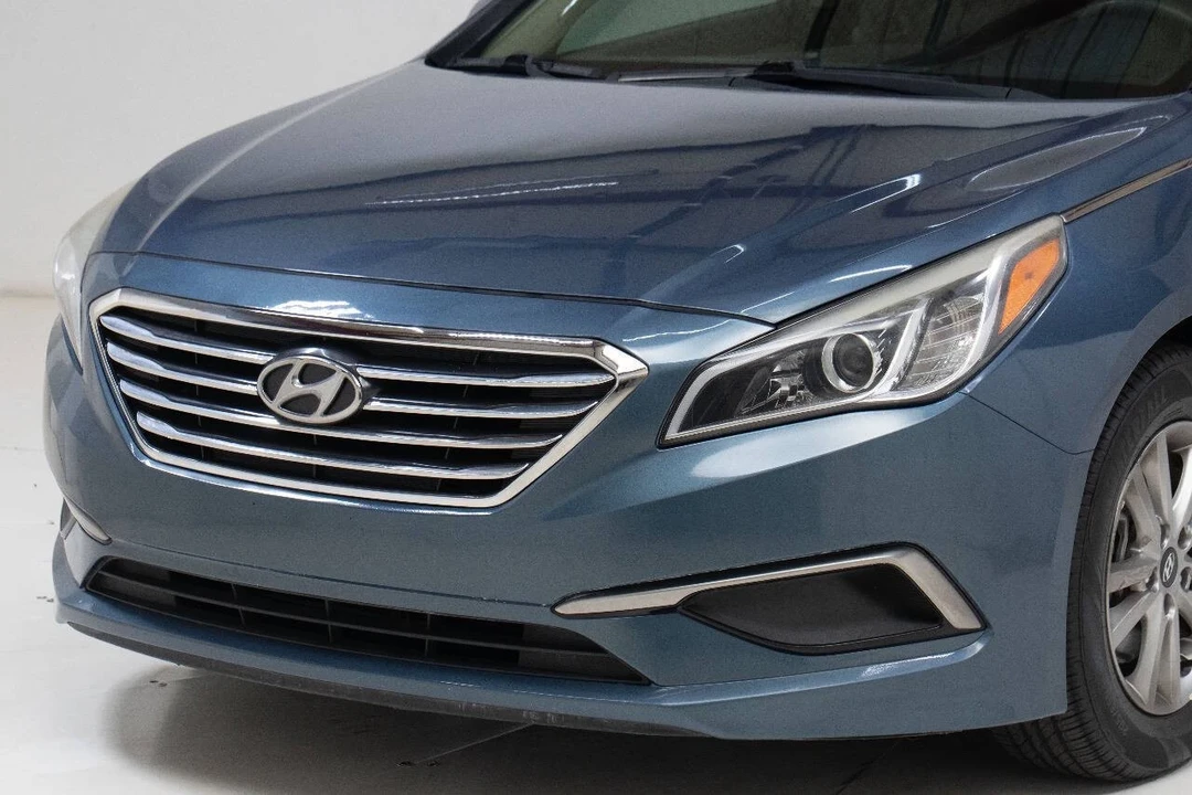 2016 Hyundai Sonata - Image 10 of 12