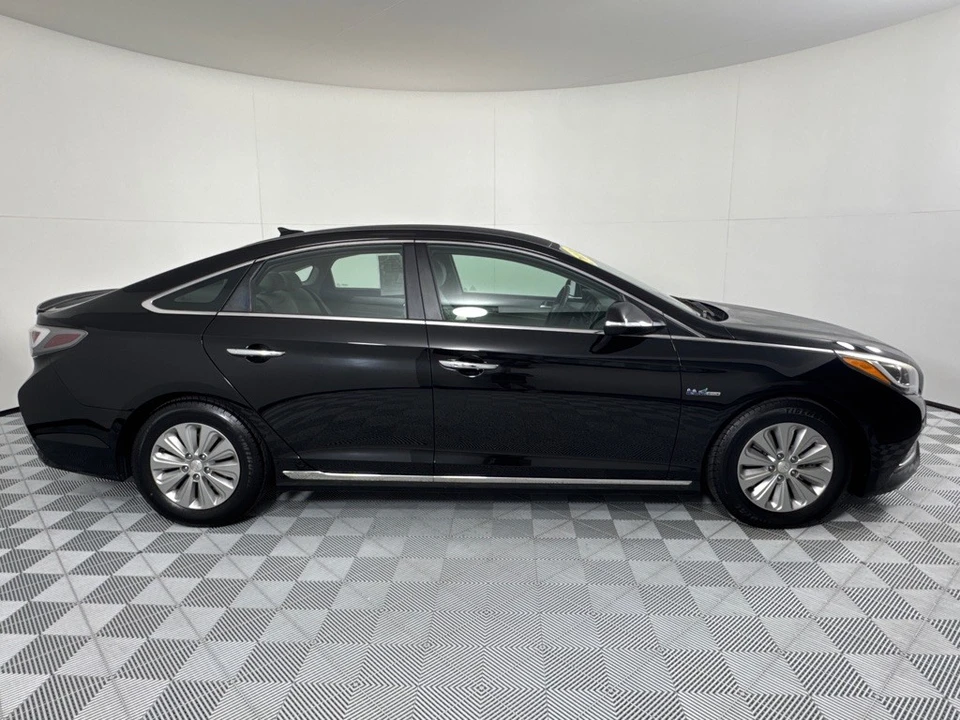 2016 Hyundai Sonata - Image 4 of 12