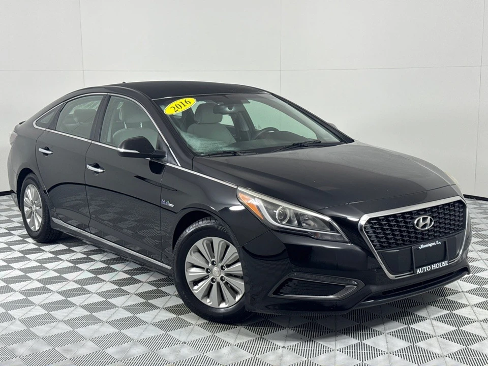 2016 Hyundai Sonata - Image 2 of 12