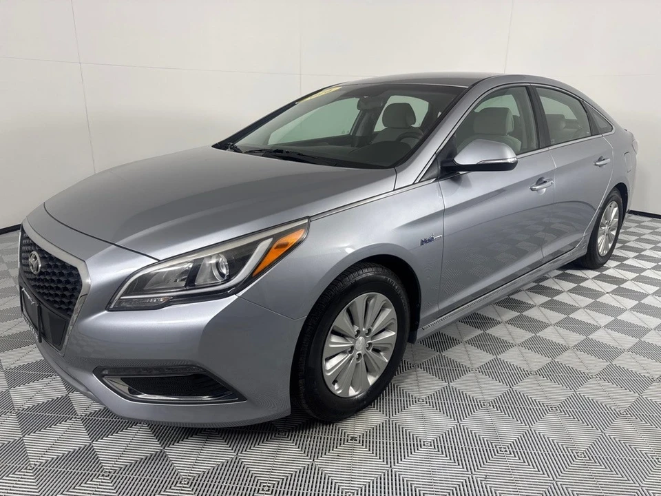 2016 Hyundai Sonata - Image 10 of 12