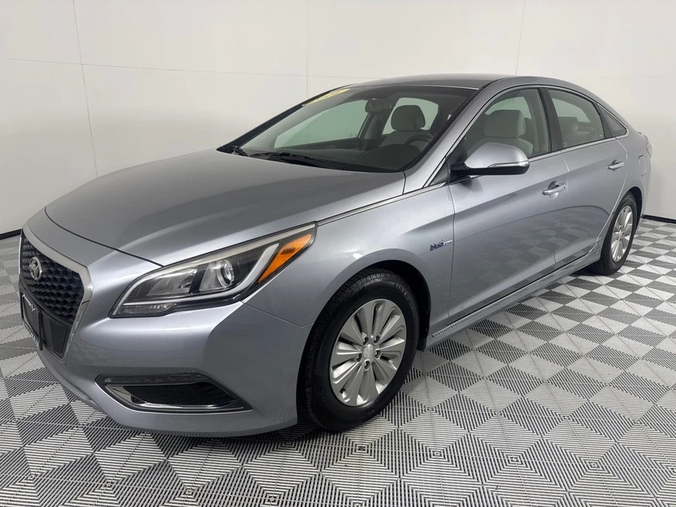 2016 Hyundai Sonata - Image 10 of 21