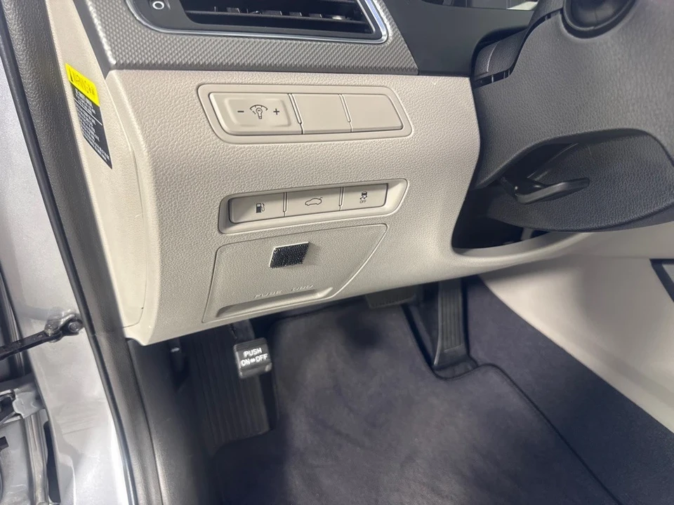 2016 Hyundai Sonata - Image 16 of 21