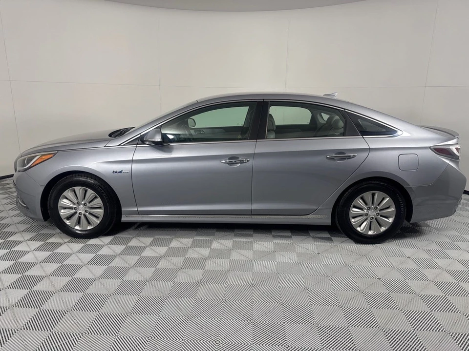 2016 Hyundai Sonata - Image 9 of 12