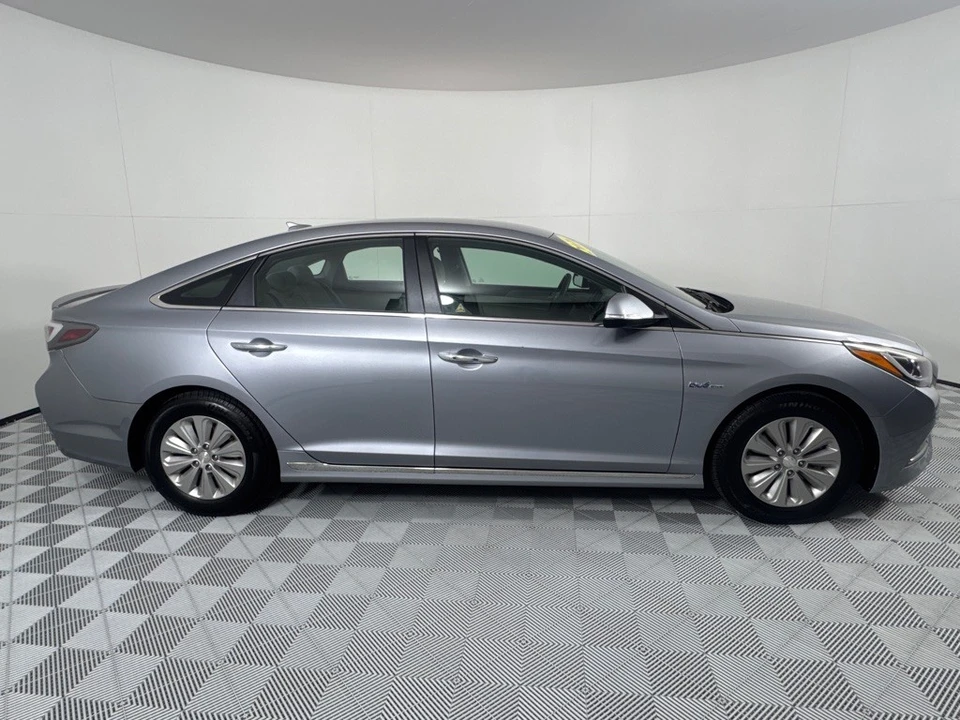 2016 Hyundai Sonata - Image 4 of 21