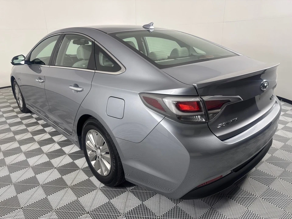 2016 Hyundai Sonata - Image 8 of 12