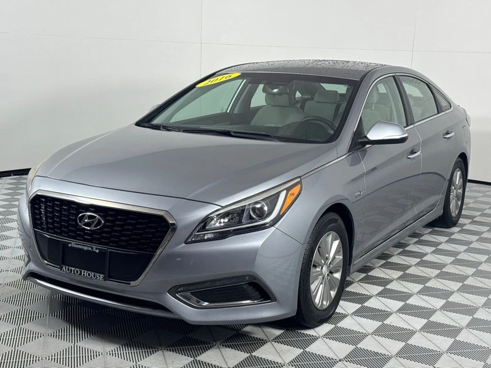 2016 Hyundai Sonata - Image 10 of 12