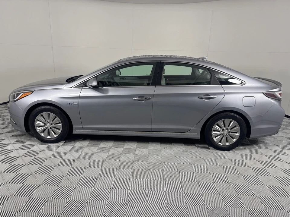 2016 Hyundai Sonata - Image 8 of 21