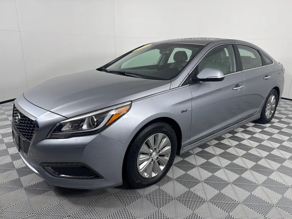 2016 Hyundai Sonata - Image 9 of 12