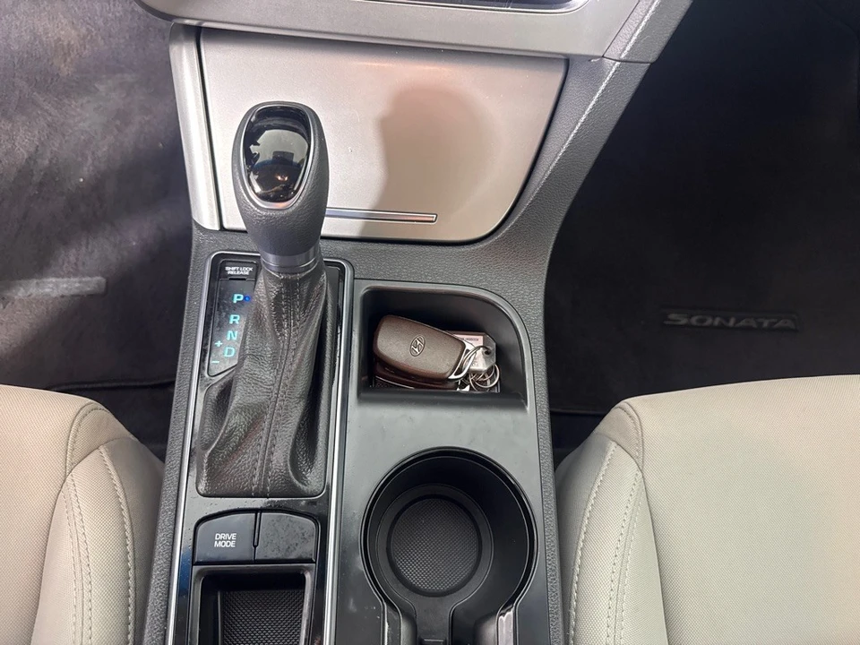 2016 Hyundai Sonata - Image 19 of 21
