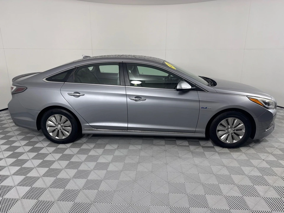2016 Hyundai Sonata - Image 4 of 21