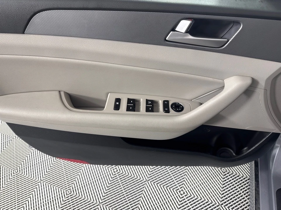 2016 Hyundai Sonata - Image 12 of 21
