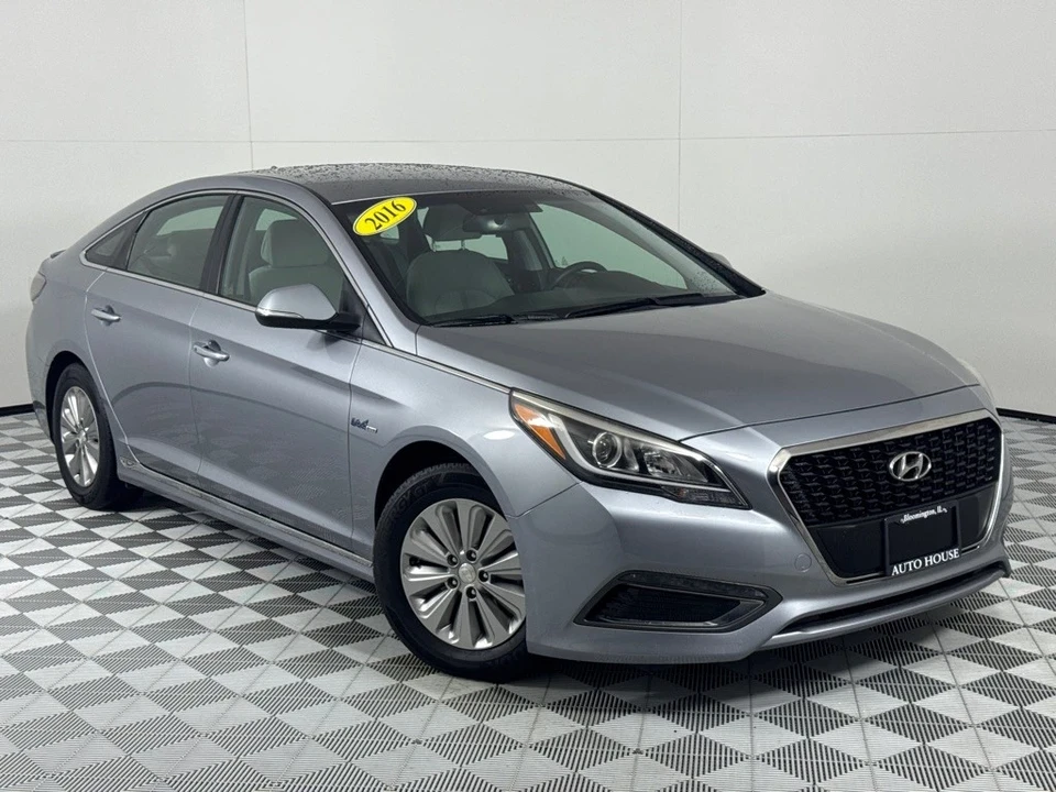 2016 Hyundai Sonata - Image 2 of 12