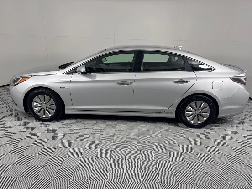 2016 Hyundai Sonata - Image 8 of 21