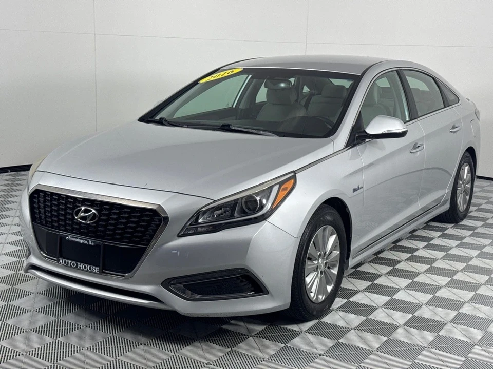 2016 Hyundai Sonata - Image 10 of 21