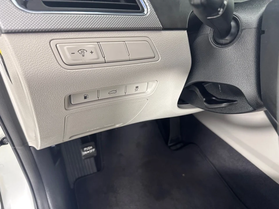 2016 Hyundai Sonata - Image 15 of 21