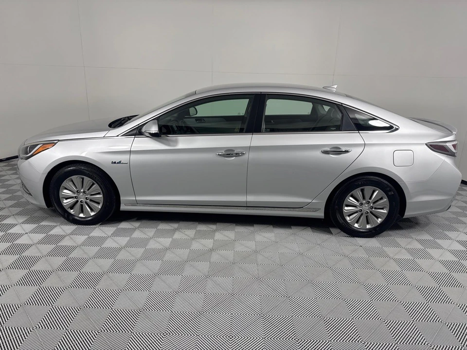 2016 Hyundai Sonata - Image 8 of 21