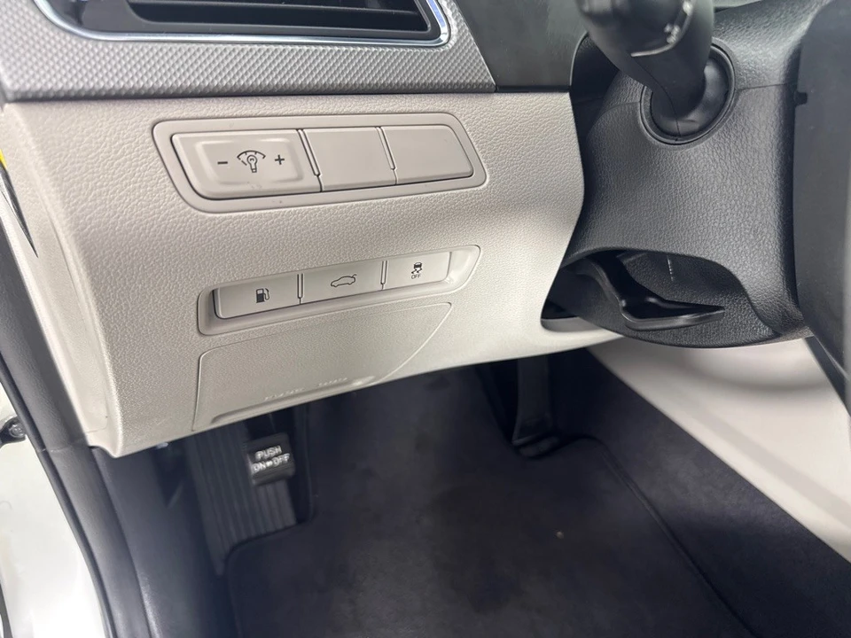 2016 Hyundai Sonata - Image 15 of 21