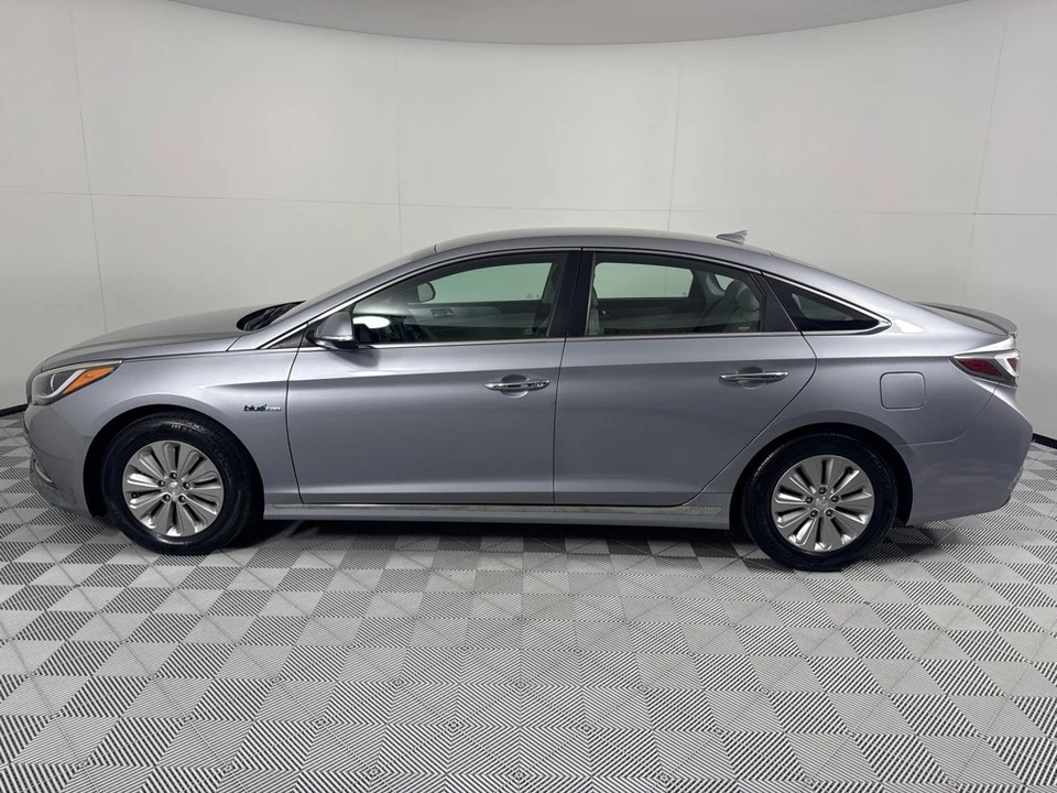 2016 Hyundai Sonata - Image 9 of 12