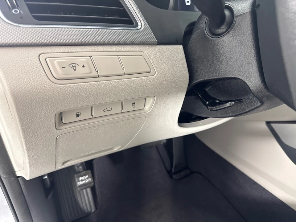 2016 Hyundai Sonata - Image 13 of 21