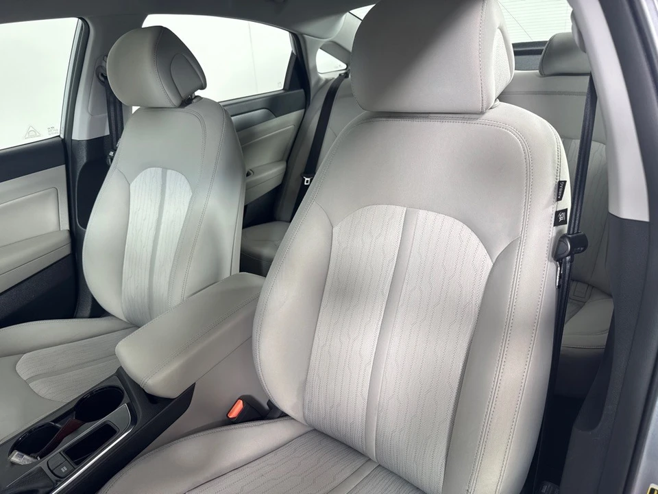 2016 Hyundai Sonata - Image 12 of 21