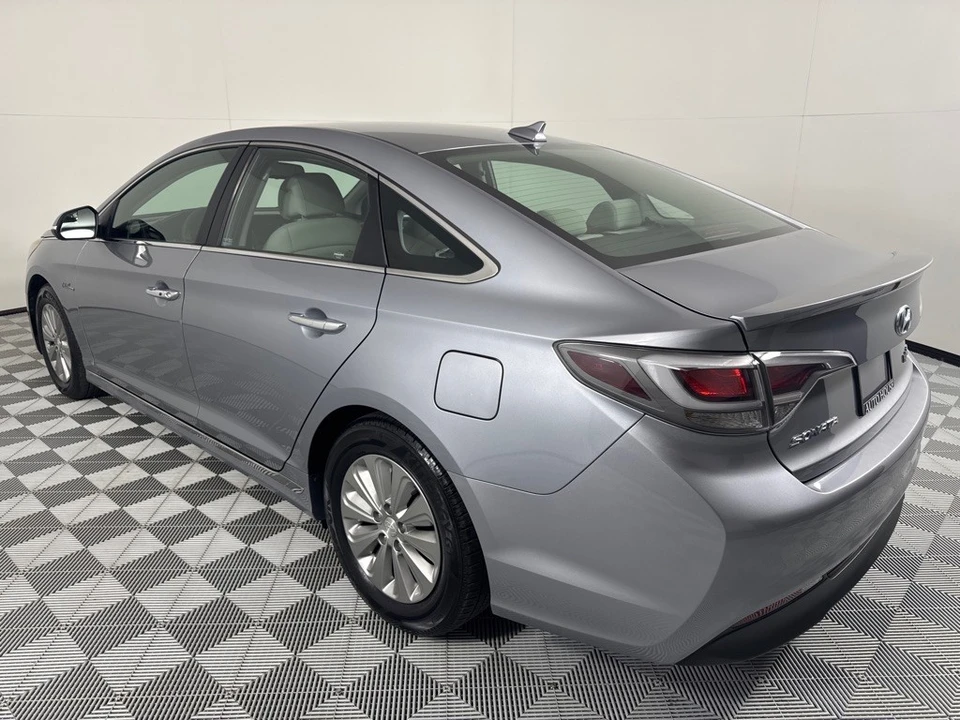 2016 Hyundai Sonata - Image 8 of 21