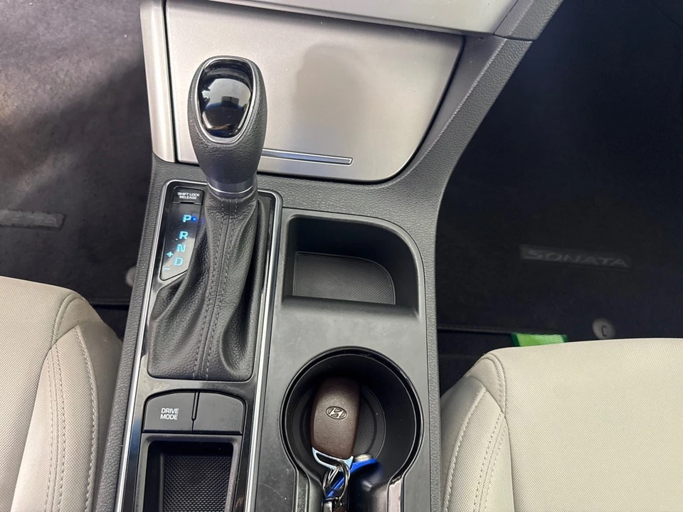 2016 Hyundai Sonata - Image 19 of 21