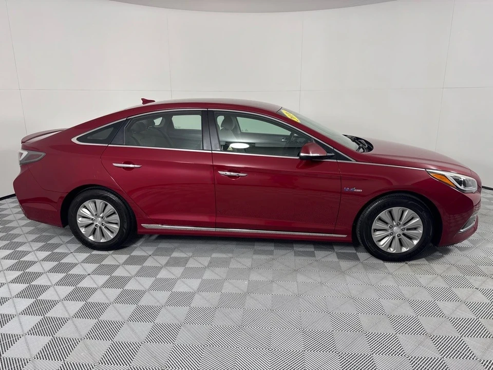 2016 Hyundai Sonata - Image 4 of 12