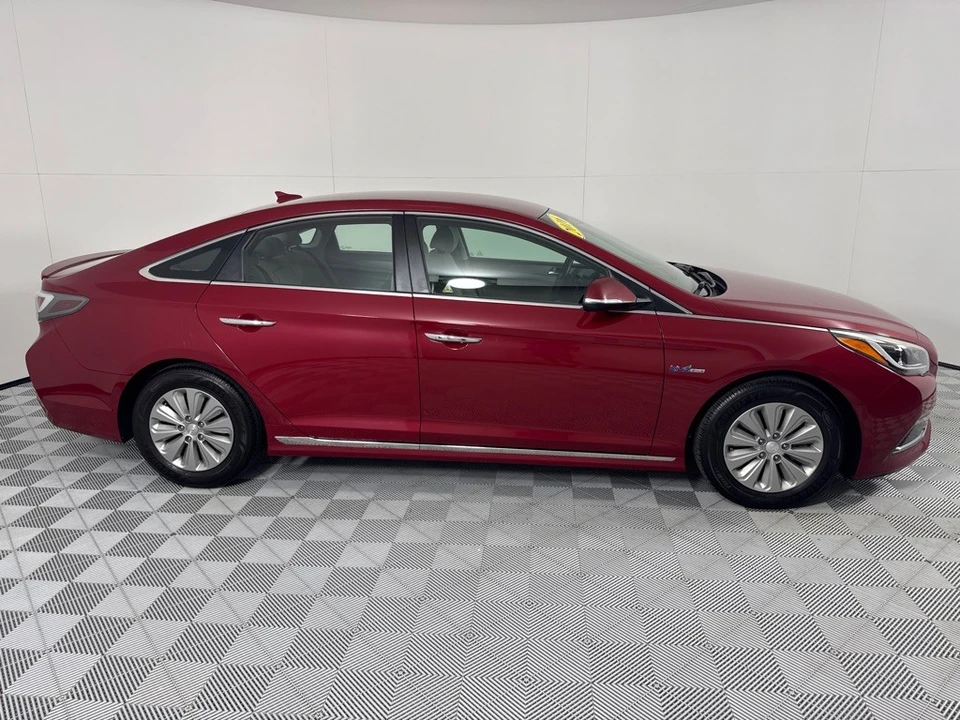 2016 Hyundai Sonata - Image 4 of 12