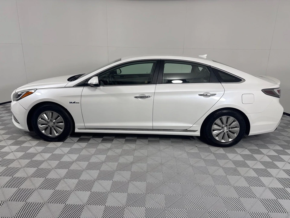 2016 Hyundai Sonata - Image 8 of 21