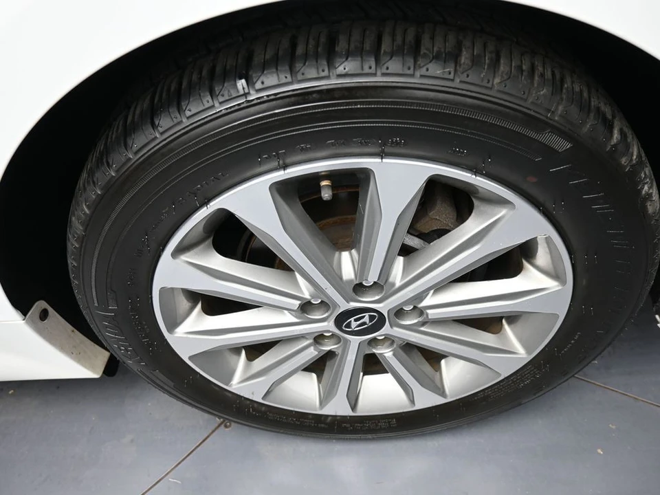2016 Hyundai Sonata - Image 15 of 21