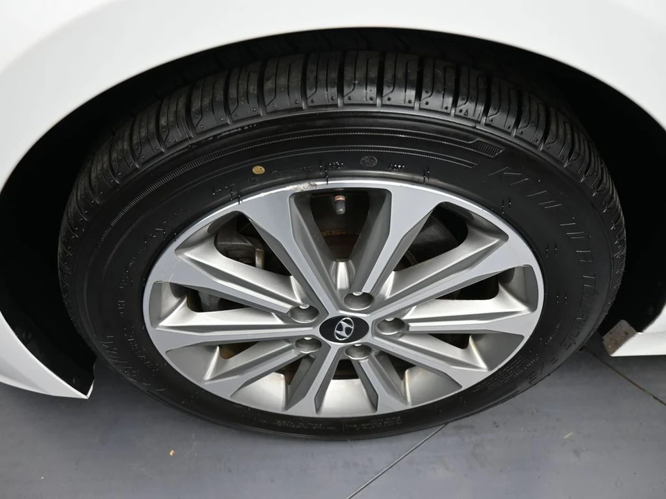 2016 Hyundai Sonata - Image 14 of 21