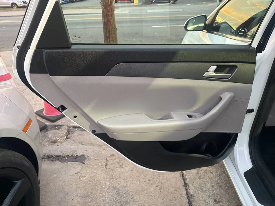 2016 Hyundai Sonata - Image 11 of 21