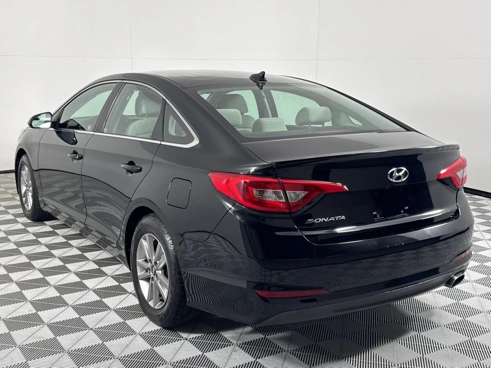 2016 Hyundai Sonata - Image 7 of 12