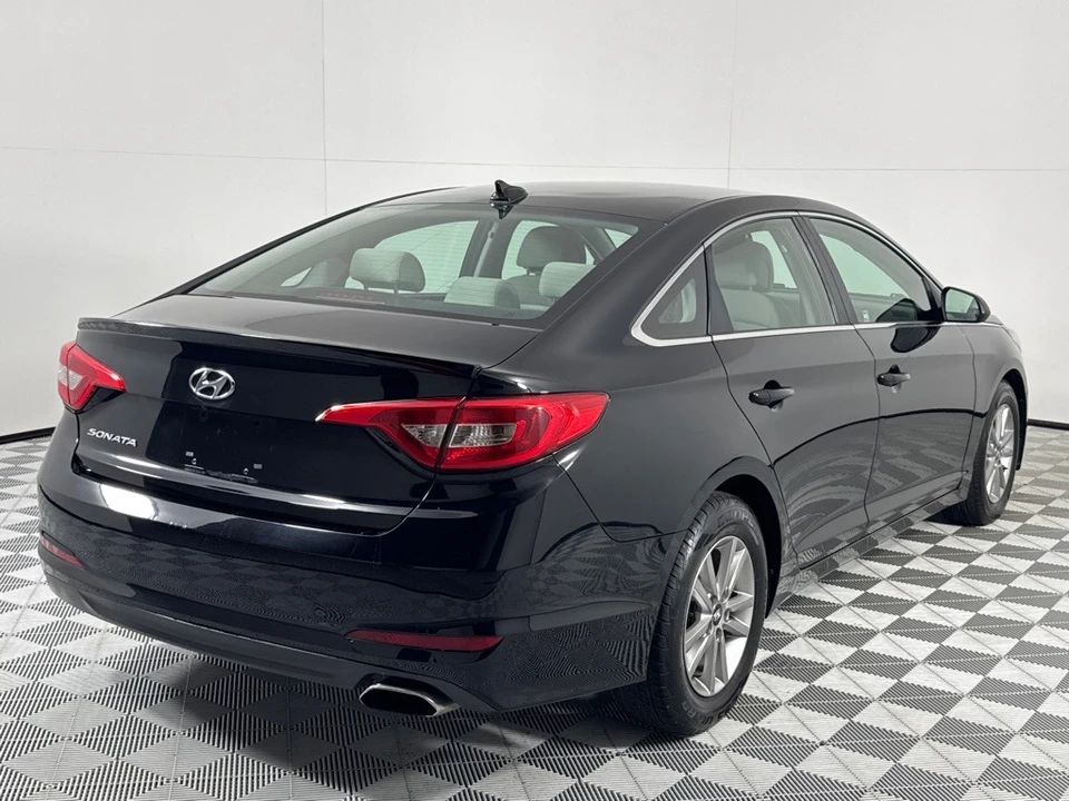 2016 Hyundai Sonata - Image 5 of 12
